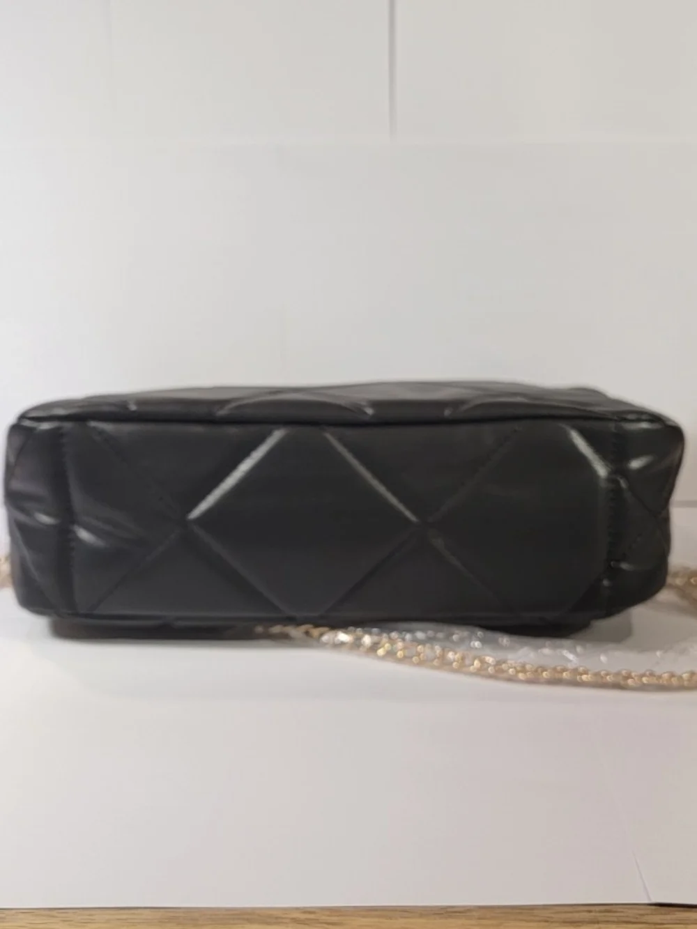 Badgley Mischka BM-4176 Black Quilted Chain Crossbody Bag NWT